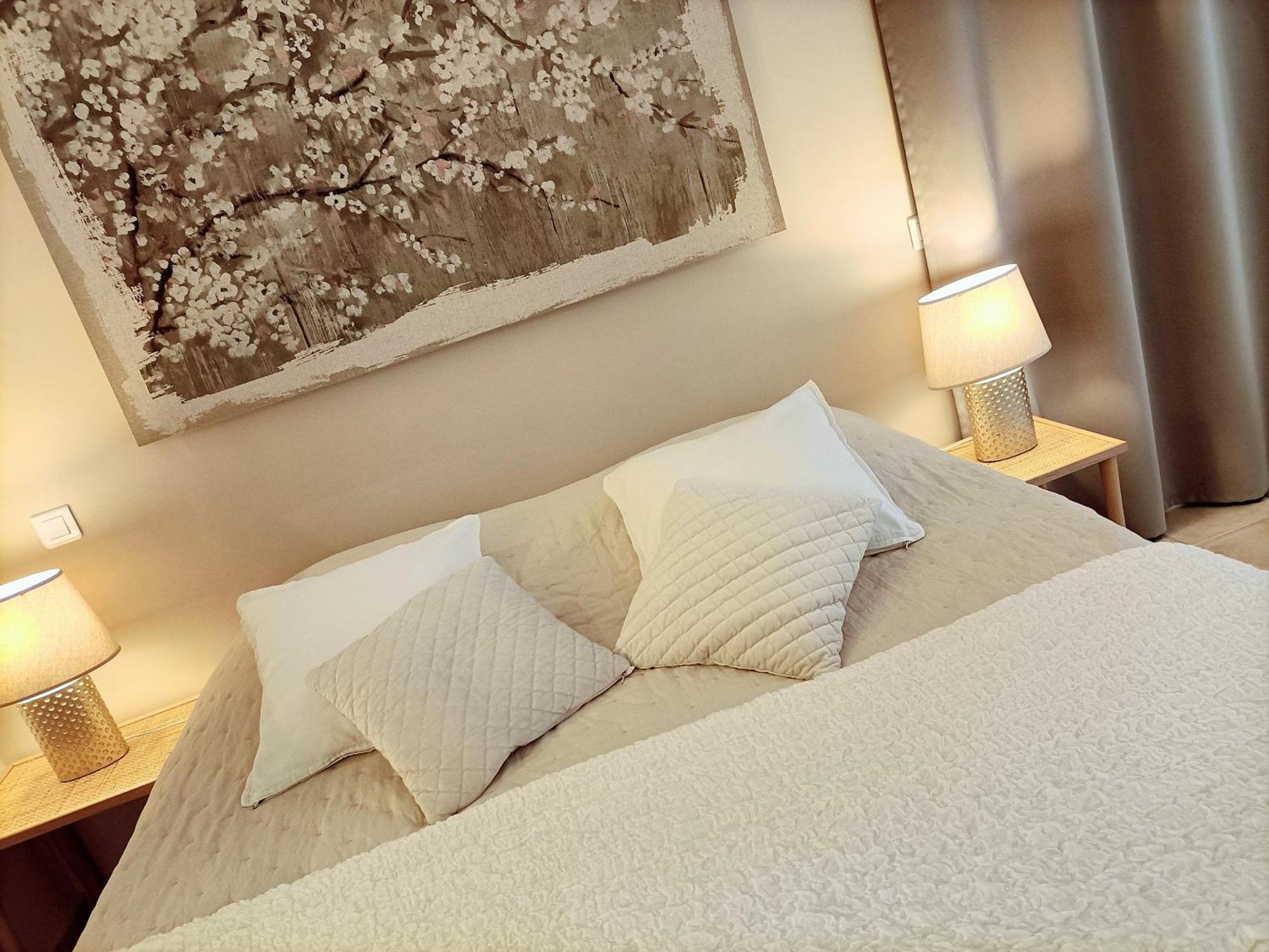 Готель La Ferme Les Eybrachas Reauville Номер фото