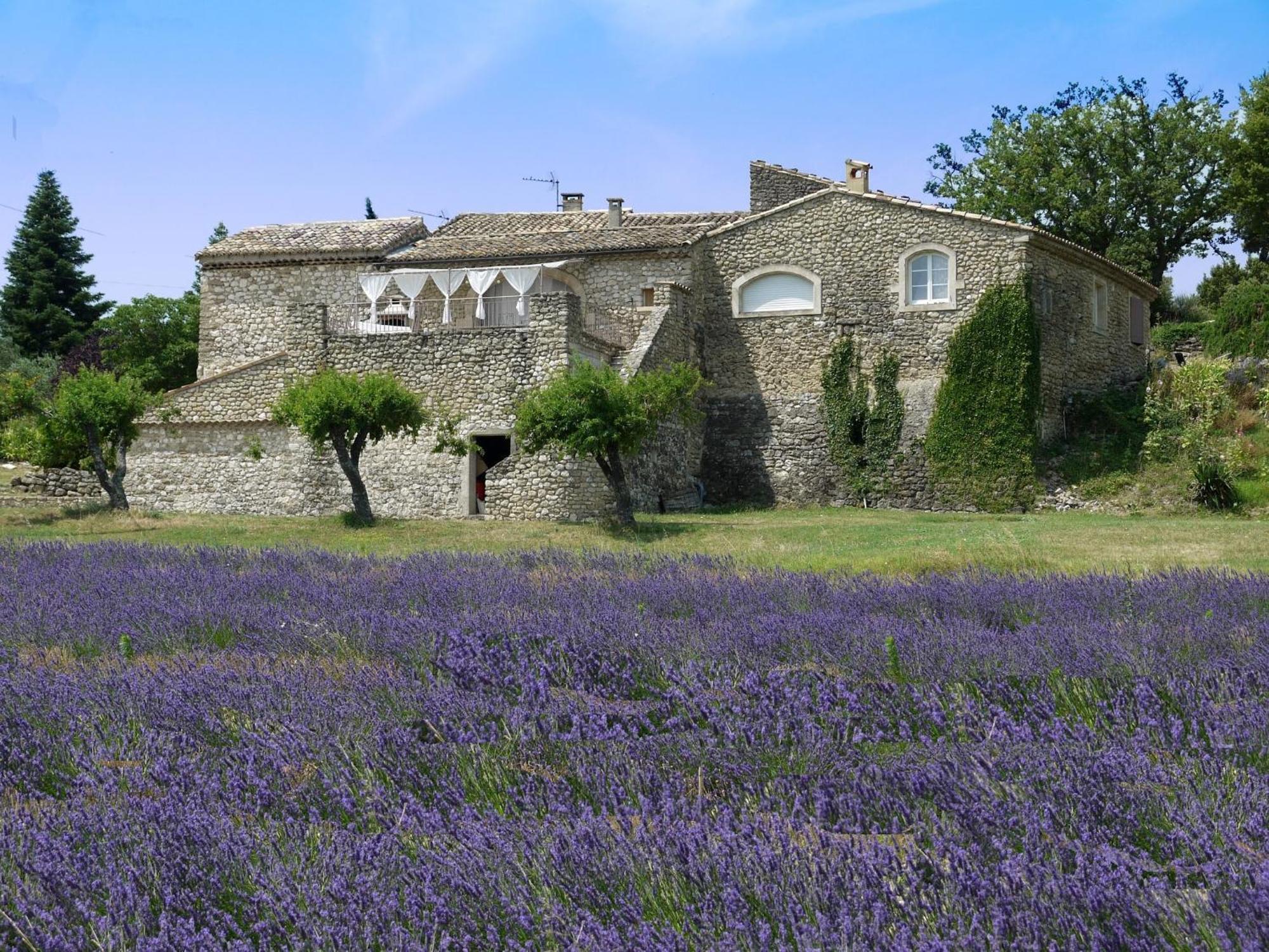 Готель La Ferme Les Eybrachas Reauville Екстер'єр фото